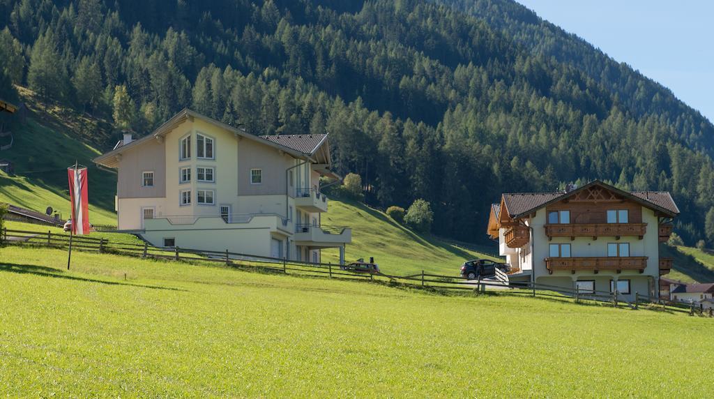 Appartementhaus Pinnisblick Нойштифт-им-Штубайталь Экстерьер фото
